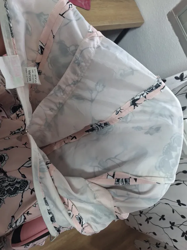 Traje de flamenca rosa y negro