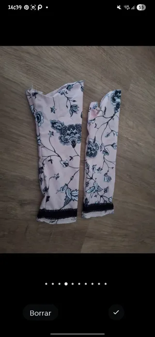 Traje de flamenca rosa y negro