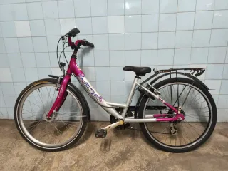 Bicicleta niña plateada y rosa