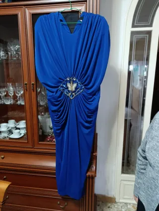 Vestido fiesta azul con detalles dorados