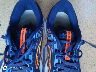 Lote 2 zapatillas Brooks y Nike