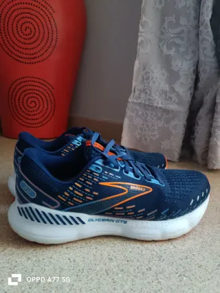 Lote 2 zapatillas Brooks y Nike