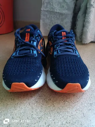 Lote 2 zapatillas Brooks y Nike