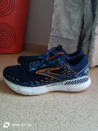 Lote 2 zapatillas Brooks y Nike