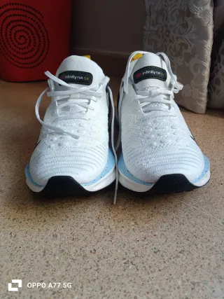 Lote 2 zapatillas Brooks y Nike