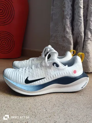 Lote 2 zapatillas Brooks y Nike