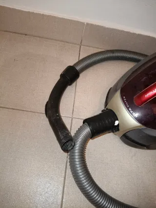 Aspiradora Philips Compact Power