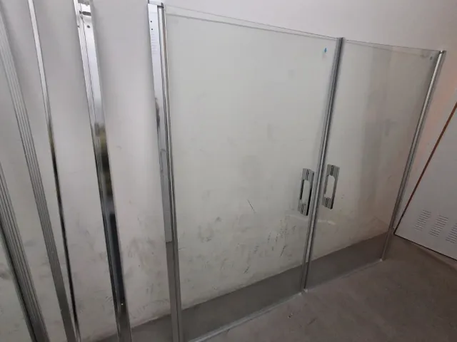 Mampara de bañera cristal y metal