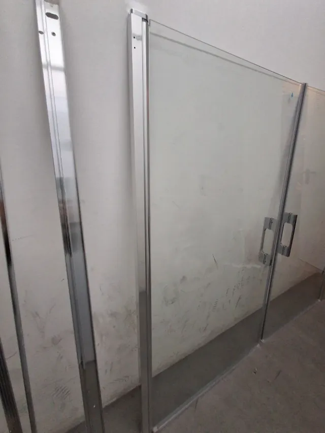 Mampara de bañera cristal y metal