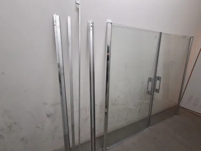 Mampara de bañera cristal y metal