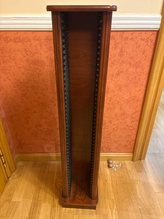 Disquetera de madera y plástico