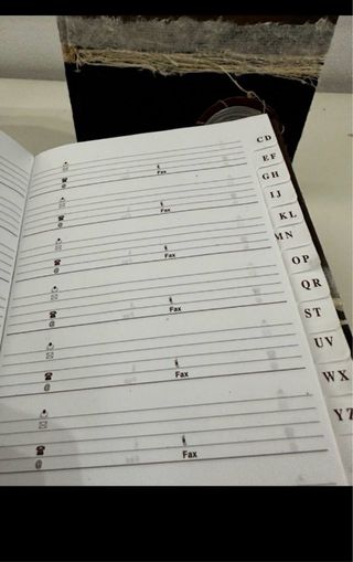 Lote agenda y libreta papel reciclado. 8€