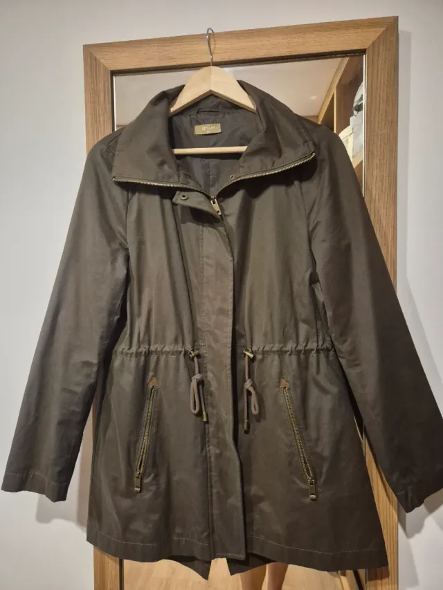 Chaqueta Amichi verde impermeable