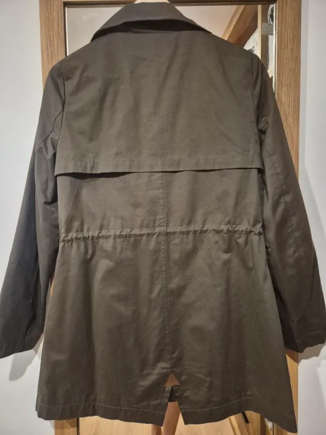 Chaqueta Amichi verde impermeable