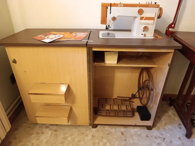 Màquina de cosir Alfa/Máquina de coser Alfa