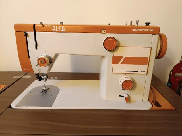 Màquina de cosir Alfa/Máquina de coser Alfa