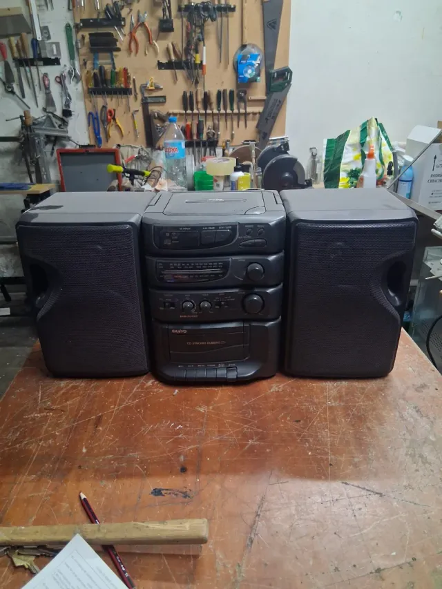 Radio Sanyo Vintage con CD y Cassette