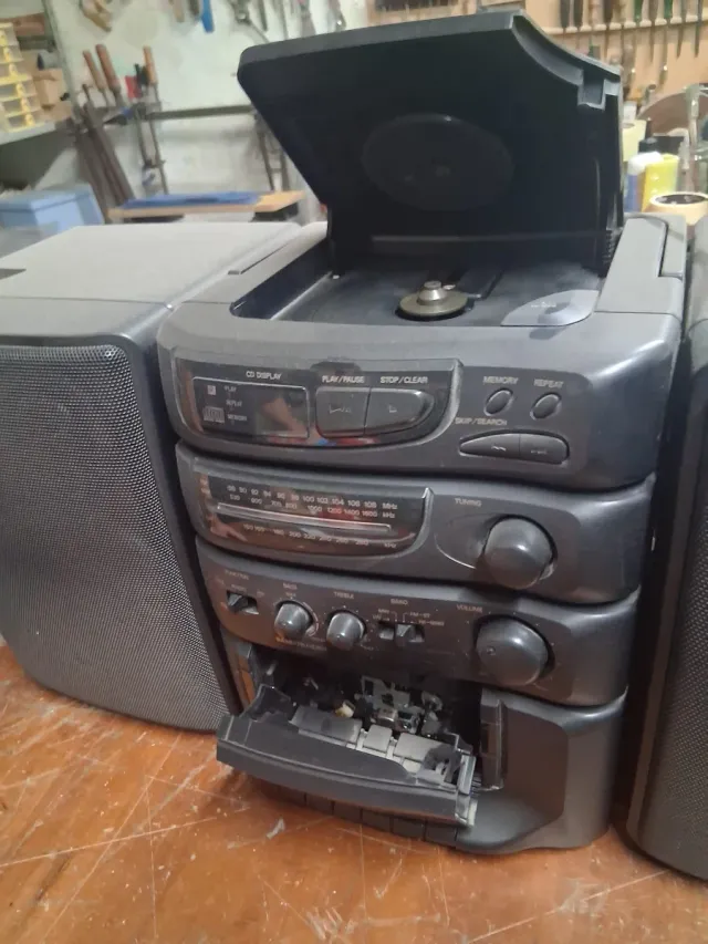 Radio Sanyo Vintage con CD y Cassette