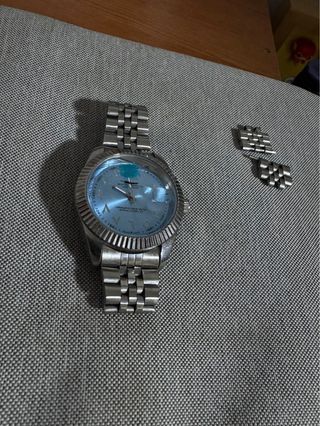 Reloj Azul y Plateado