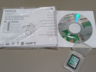 Cámara Digital Fujifilm FinePix S1600 Negra