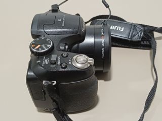 Cámara Digital Fujifilm FinePix S1600 Negra