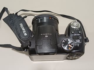 Cámara Digital Fujifilm FinePix S1600 Negra