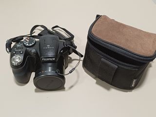 Cámara Digital Fujifilm FinePix S1600 Negra