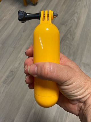 Flotador y soporte muñeca GoPro