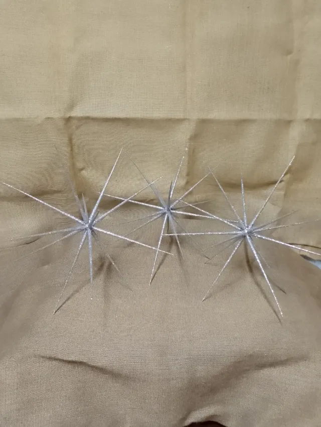 Estrelas decorativas prateadas (3 unidades)