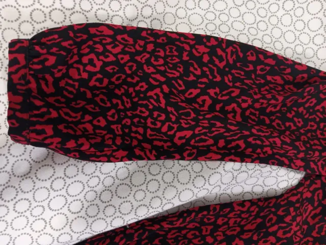 Vestido estampado leopardo rojo y negro