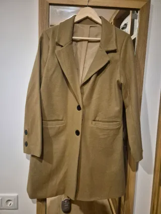 Abrigo marrón elegante