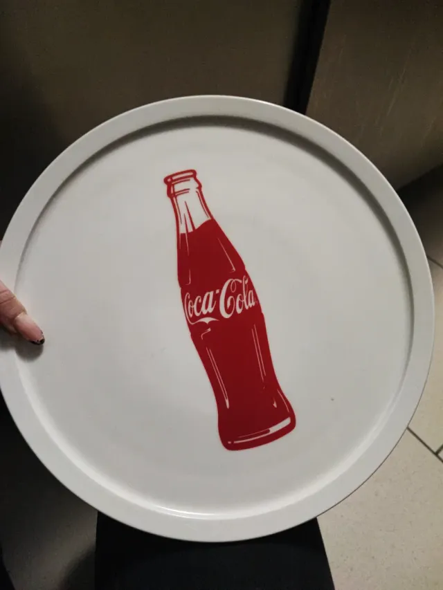 Piatti coca cola mis.diametro 28 totale 17