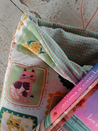 Funda literaria gatos