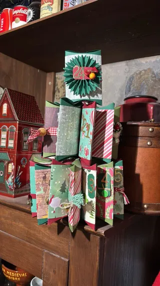 Calendario Adviento Papel Decorado