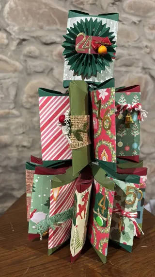 Calendario Adviento Papel Decorado