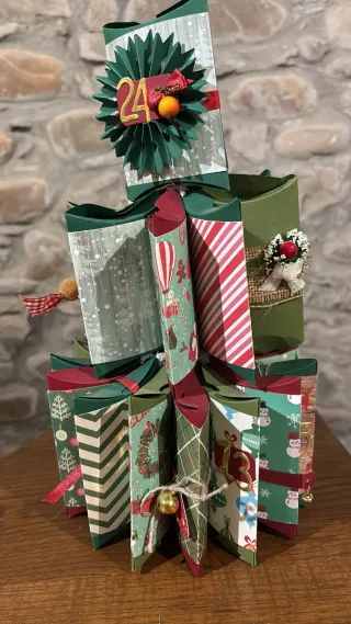 Calendario Adviento Papel Decorado