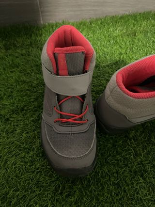 Botas Quechua grises y rojas talla 33