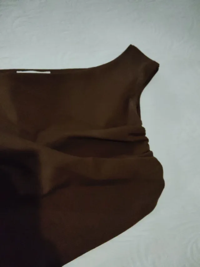 Top Zara Marrón Asimétrico