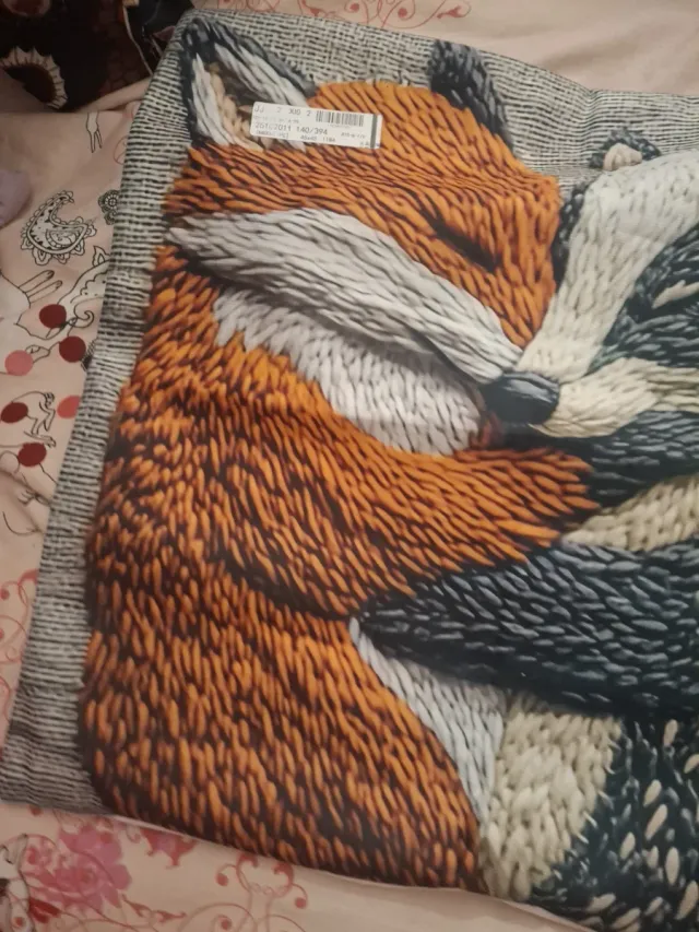 Cojín Zorro y Tejón Abrazados