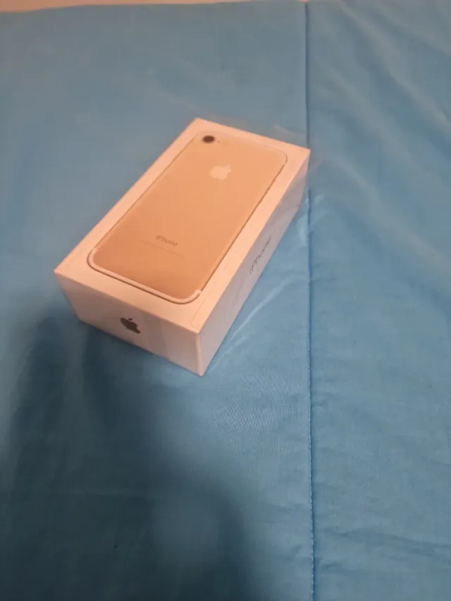 Caja iPhone 7 Apple Dorada