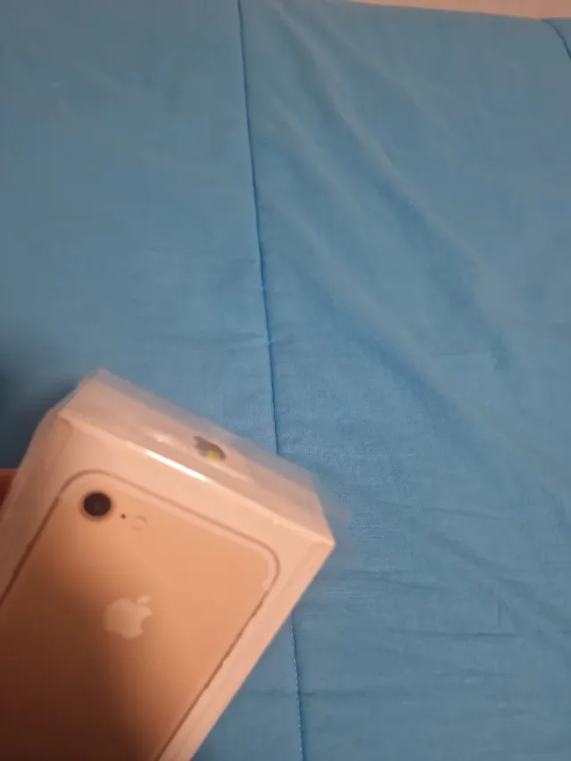 Caja iPhone 7 Apple Dorada