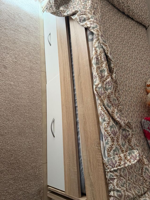 Escritorio madera y blanco