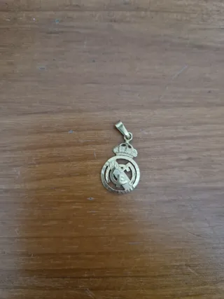 Colgante Oro 18k Escudo Real Madrid