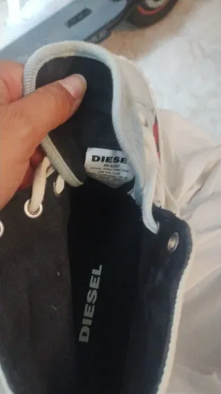 Zapatillas Diesel altas bordadas