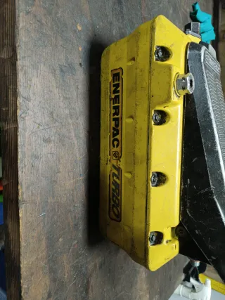 Pompa Enerpac Turbo