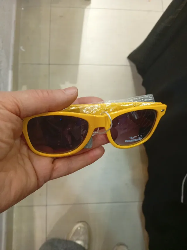 Gafas de sol amarillas