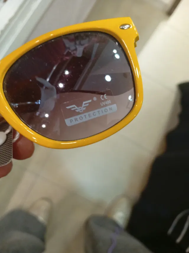 Gafas de sol amarillas