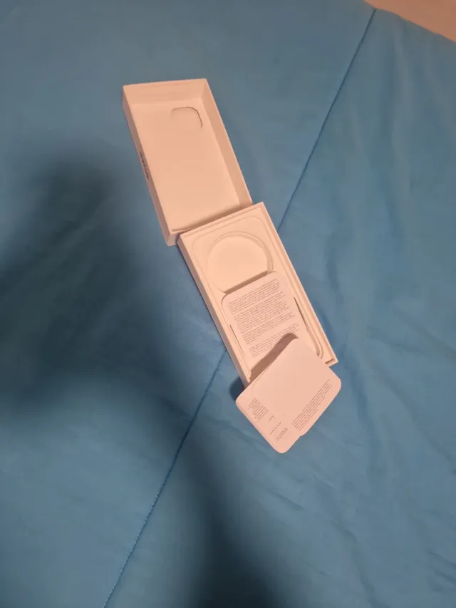 Caja Apple iPhone 14