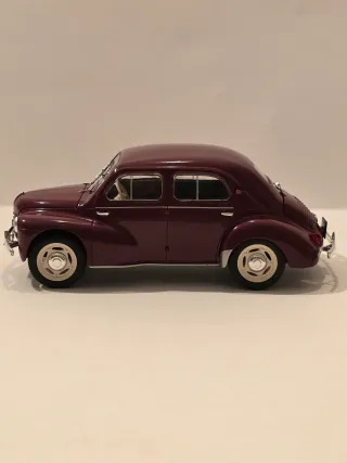 Renault 4 CV escala 1:24