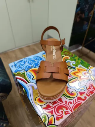 Sandalias Tortosa tacón cuña marrón